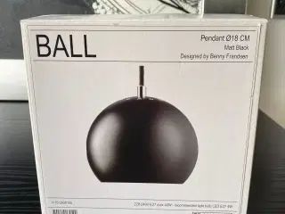 Ball lampe fra Frandsen