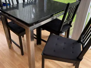 lille køkken bord/spisebord med stole