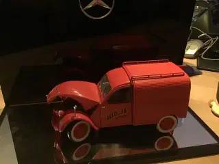 MODELBIL 1:18.  NOREV CITROEN 2CV.