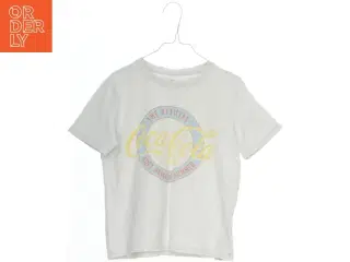 Hvid T-shirt med Coca-Cola logo fra LMTD (str. 152)