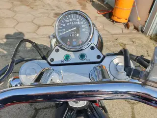 Suzuki Marauder VZ 800