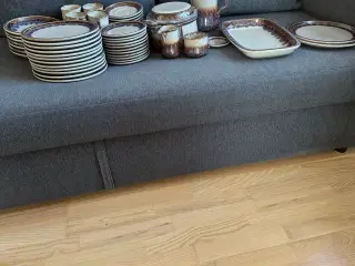Stentøj kaffe og spisestel m.m. 