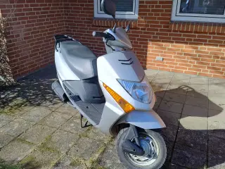 Mc scooter, Velholdt Honda Lead 100 – Lavt km-tal