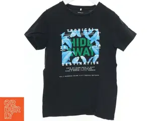 Sort T-shirt med print fra Name It (str. 134)