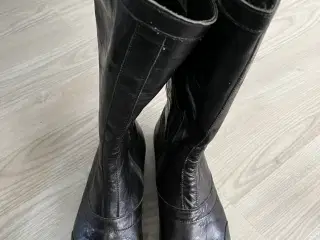 Flotte sorte lange støvler str. 42