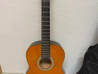 Guitar Messina classical 4/4 +taske