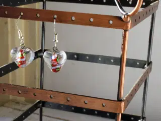 Øreringe med murano glas hjerter