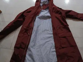 Sælger den flotteste frakke 🍒