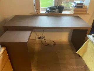 Skrivebord brunt MALM fra Ikea