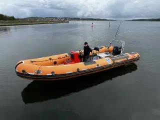 Pro-safe RIB 740 med 150 Mercury