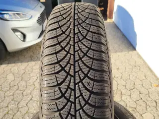 Vinterdæk på fælge 165/70/r14 masser af mønster