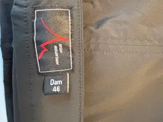 Vandrenederdel med indbyggede tights sort aldrig 