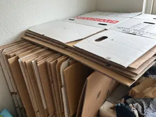Flyttekasser 44 stk 