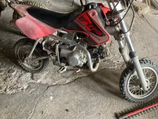 Crosser