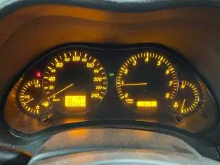 Toyota Avensis 2,0 Sol stc.