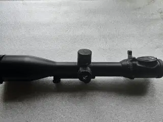 Swarovski z8i 