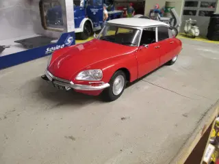 Citroen D Special    Solido 1:18