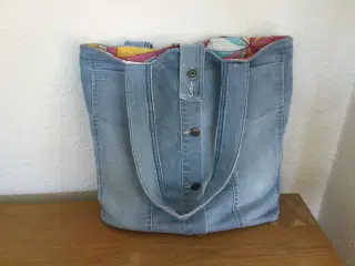 Taske af denimskjorte