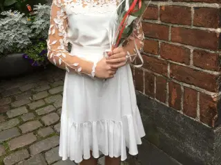 Konfirmationskjole fra Brudedesign