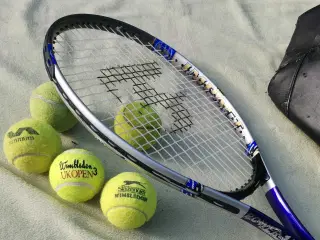 Tennis sæt Jinfeng 150 kr ialt 🌸