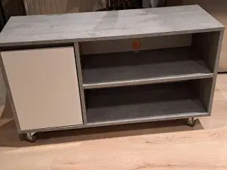 Tv bord på hjul