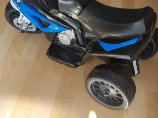 BMW børne-scooter