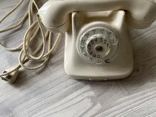 Gammeldags telefon sælges