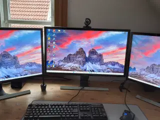 Samsung 3 x 28" 4K UHD skærm setup