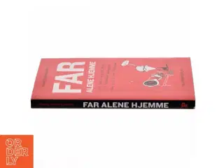 Far alene hjemme af Dennis Christiansen (f. 1976) (Bog)