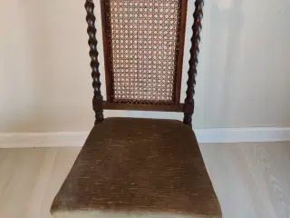 Antik stol i rigtig god stand