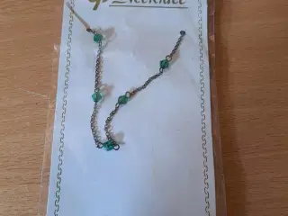 Halskæde med grønne perler 