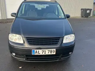 VW Touran 2,0 TDi 140 Trendline 7prs