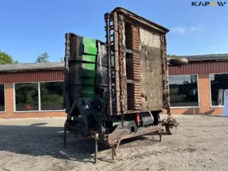 - - - Ukrudtsbrænder