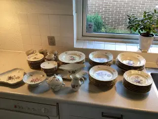 Royal Copenhagen Frijsenborg kaffe OG spisestel