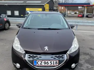 Peugeot 208 med automatgear 