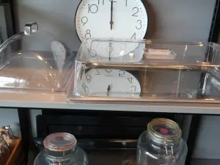 Dispensere med taphane, låg, ur og fade