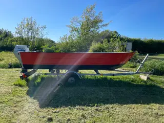 Kegnæs 408 med motor og trailer 