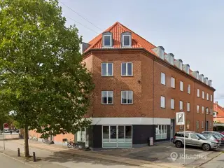 SÆLGES: Erhvervsandel med højt til loftet i hjertet af Vanløse
