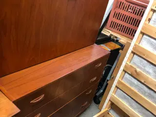Teak reoler