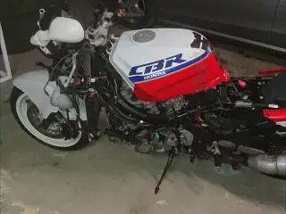 honda cbr 1000 reservedele sælges