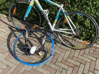 Racer cykel, 28 tommer Scott inkl hometrainer
