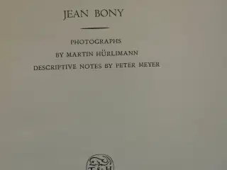 french cathedrals, by jean bony. photos by martin 