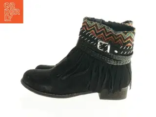 Sorte ankelstøvler med frynser (str. 37)