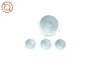 Hvide skåle 3 stk. og en suppeterrin-  (str. 25 cm x 25 cm 13 cm x 13 cm)