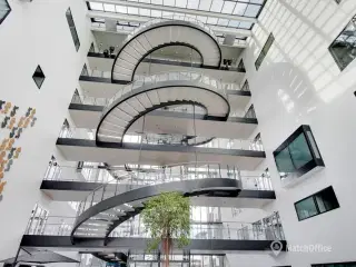 Flot flerbrugerejendom ”Atrium” lige ved havnefronten