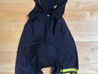 Cyklen bib-shorts fra DNA Cycling i størrelse Smal