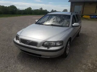 Volvo V70 2,4 170 7prs