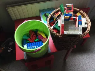 Store og små legoklodser