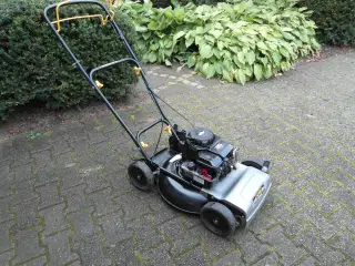 Plæneklipper Alpina med Briggs&Stratton motor