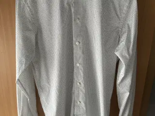 Eton skjorte + silketørklæde 
